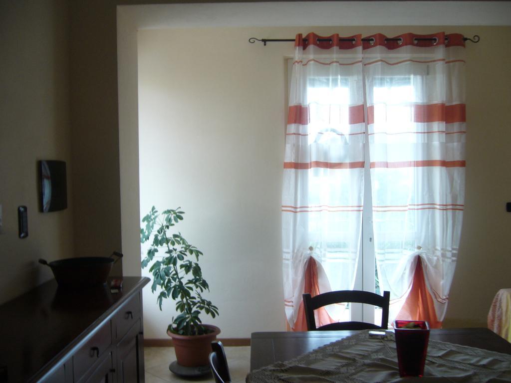 Appartamenti Ca'Melia Sarzana Habitación foto